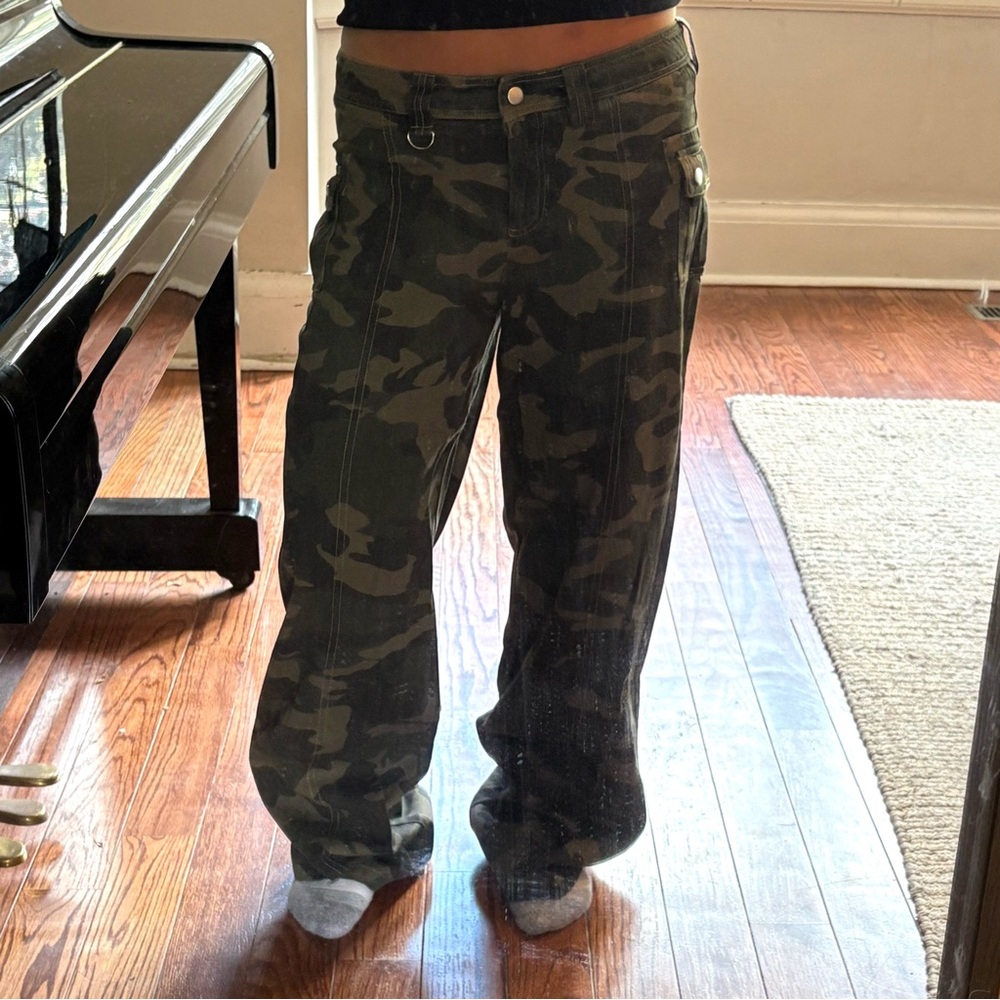 EDIKTED Camo Low Rise Cargo Pants
